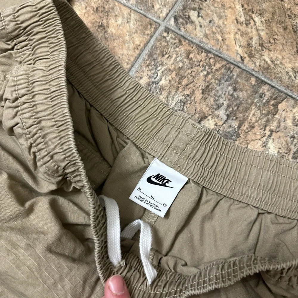 Nike Club Woven Cargo Parachute Pants- XL- 100% Cotton